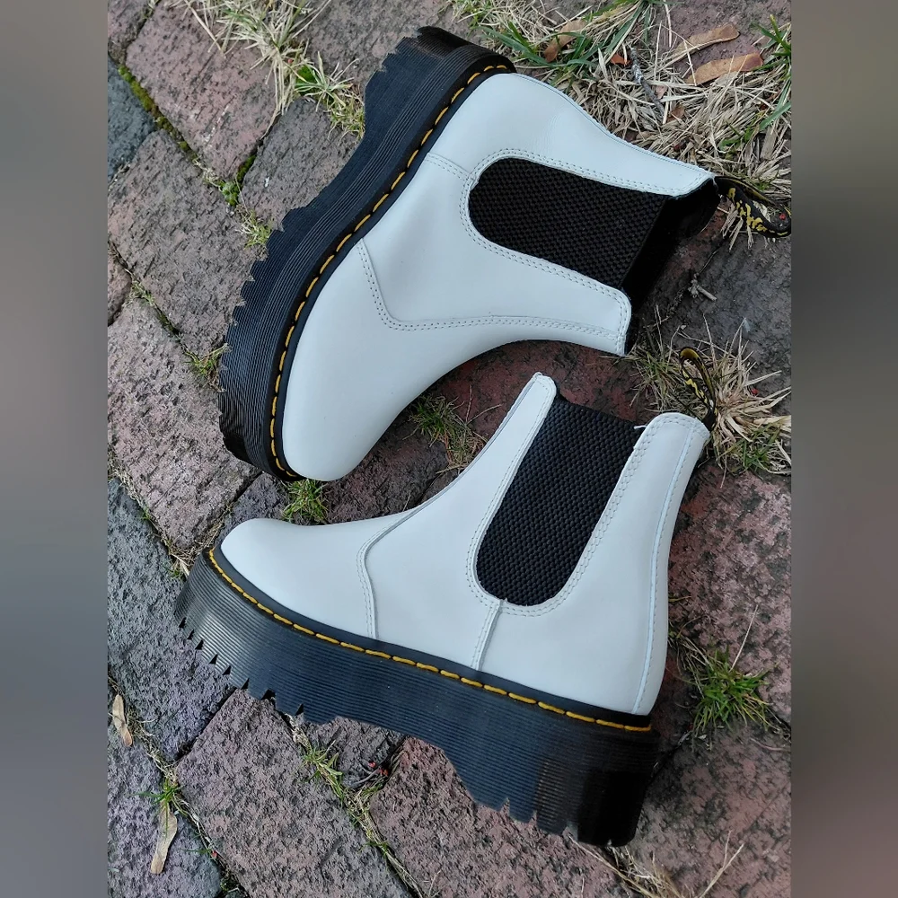 New Dr Martens Quad platform white leather Chelsea boots Womens 7 Mens 6